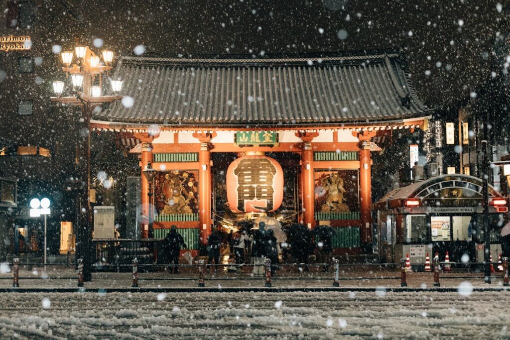 Asakusa Kaminarimon Gate huge red lantern free photo spot